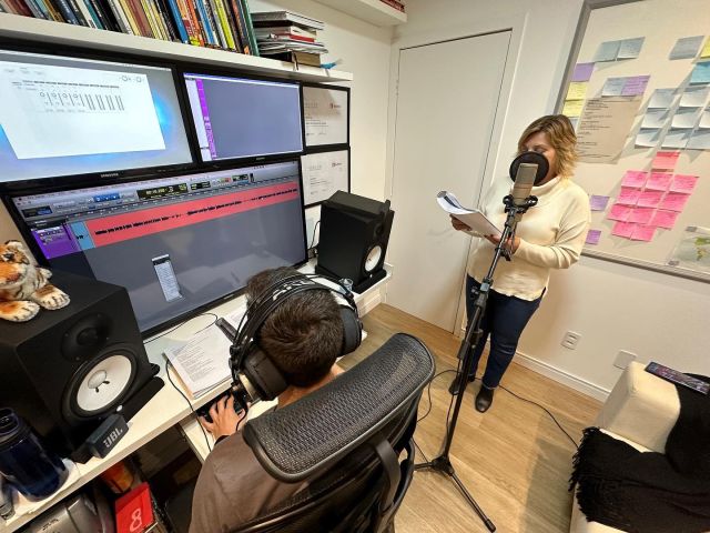 Iniciamos as gravações do cerimonial do @festivaldedancaoficial com @regambin , @thiagoboeing e @ivanberger__ ! Que saudade estávamos! Sempre muito bom estar com vocês!